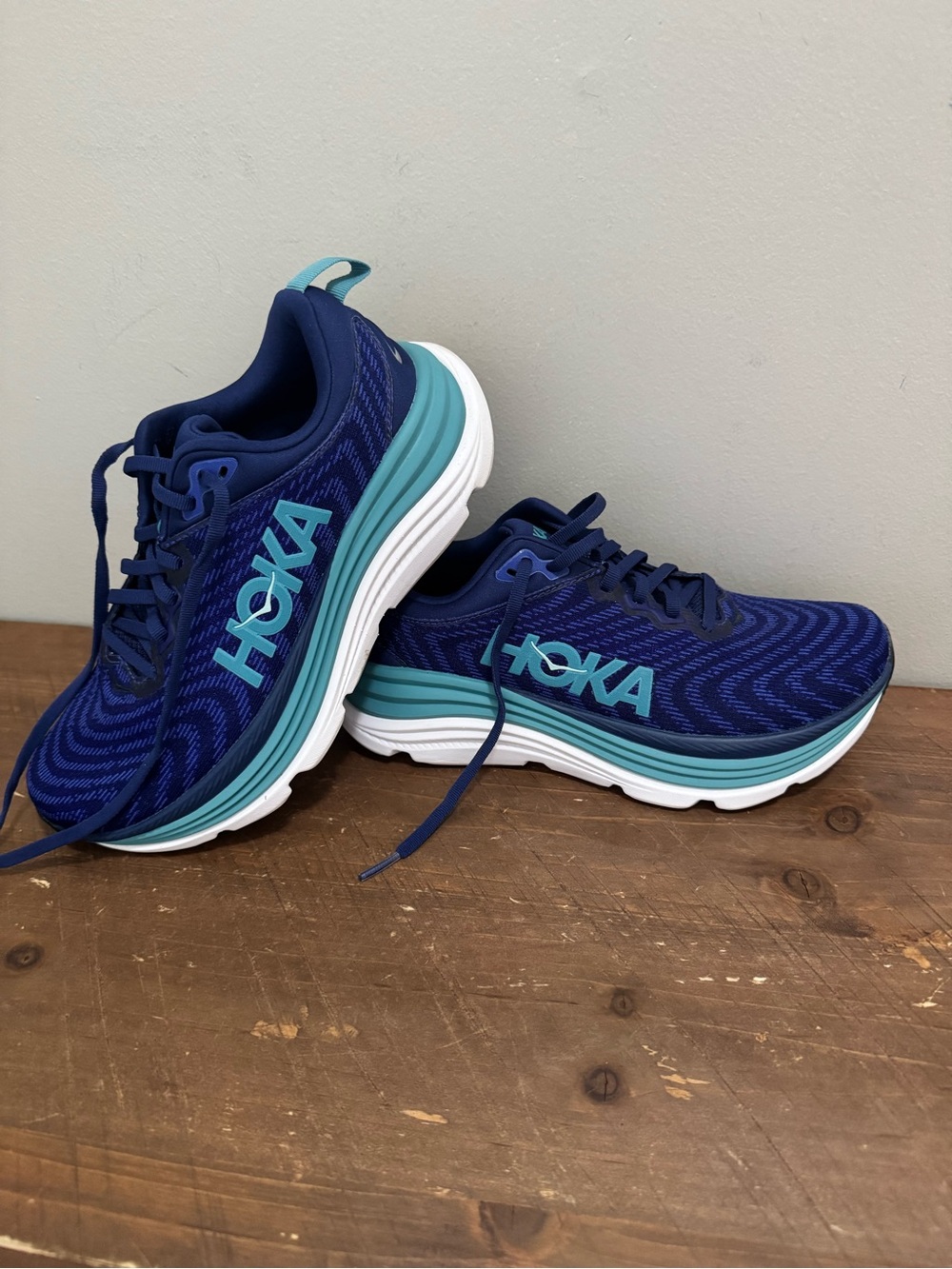 Hoka Women’s Sneakers Size 7.5 - Picture 2 of 5